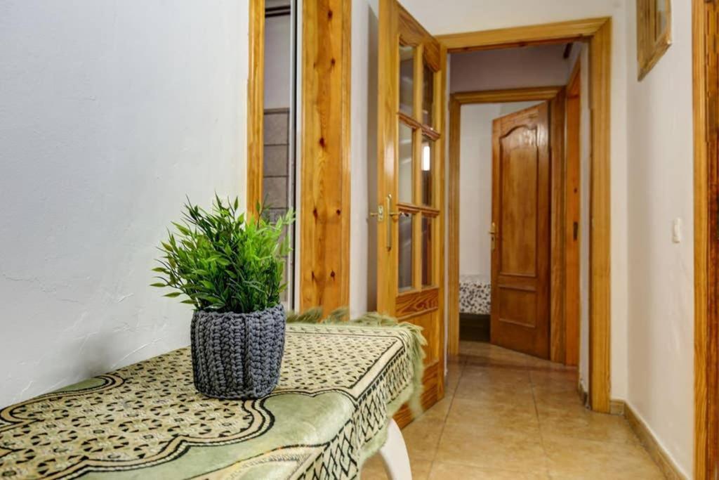 7 Pax Montserrat Ramblas Barcelona Apartment *